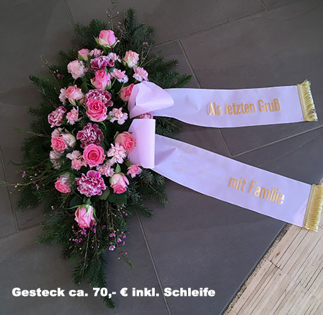 Rosen-Gesteck in weiß